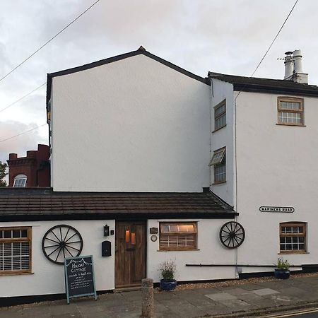 Stunning Quirky 2-Bed Cottage In New Brighton Wallasey Bagian luar foto