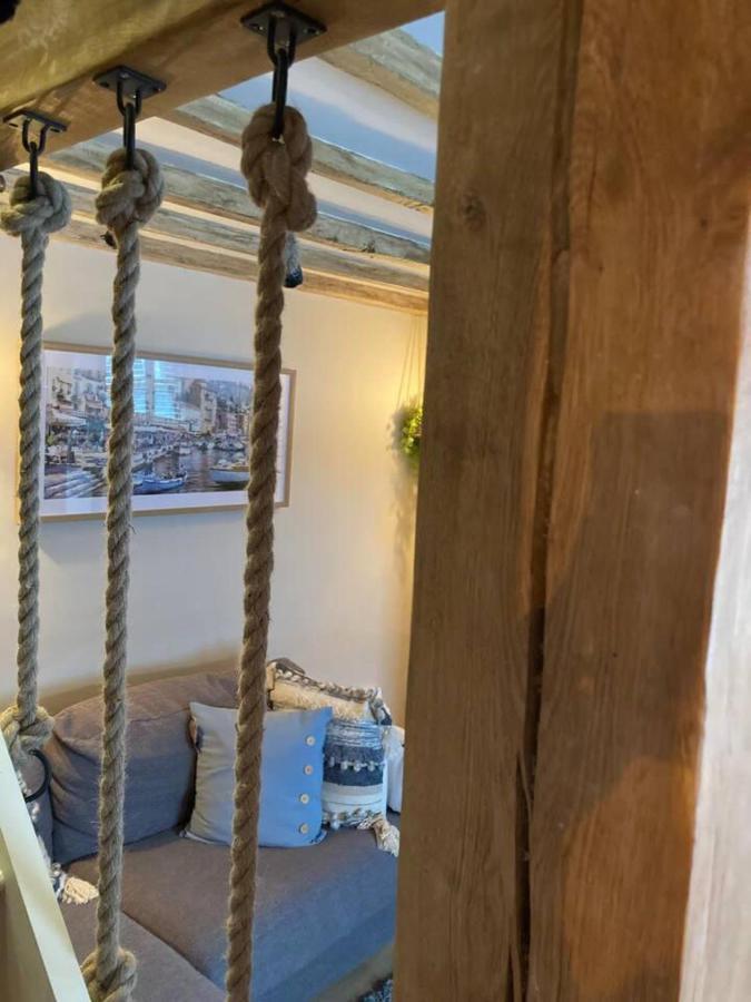 Stunning Quirky 2-Bed Cottage In New Brighton Wallasey Bagian luar foto