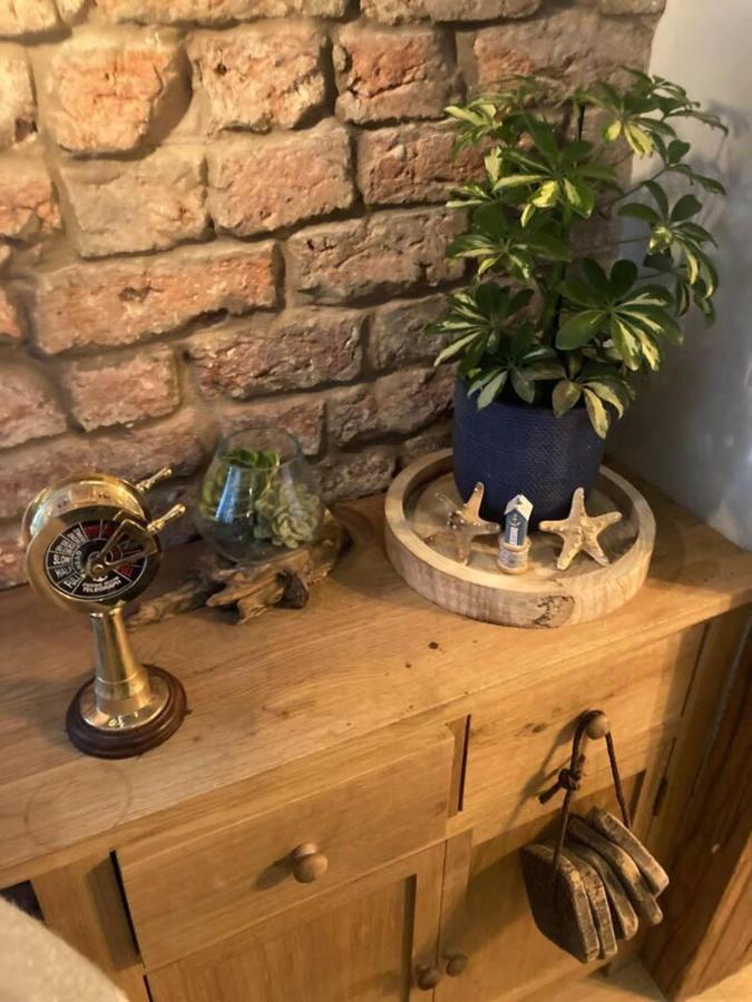Stunning Quirky 2-Bed Cottage In New Brighton Wallasey Bagian luar foto