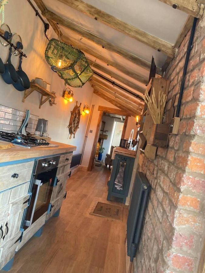 Stunning Quirky 2-Bed Cottage In New Brighton Wallasey Bagian luar foto